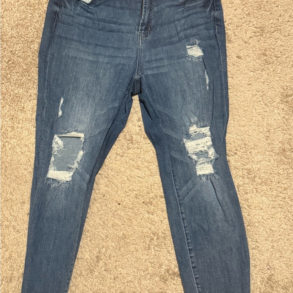 Judy Blue Distressed Skinny Jeans in Dark Blue